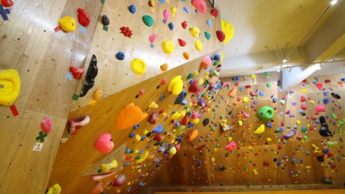 東京都のクライミング施設「ボルダリングジム BEAR'S ROCK（ベアーズロック）」